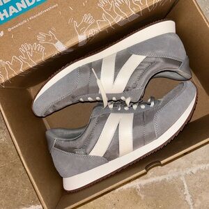 🌴 BRAND NEW 🌴 Milan men’s kizik step in shoes